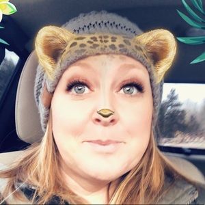 Meet your Posher, Adrienne